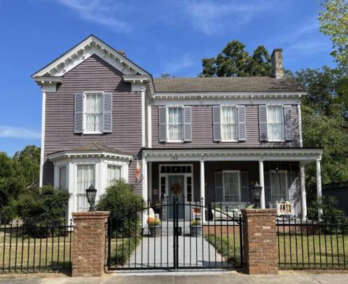 Holly Springs Bed & Breakfast | The Wynne House Inn