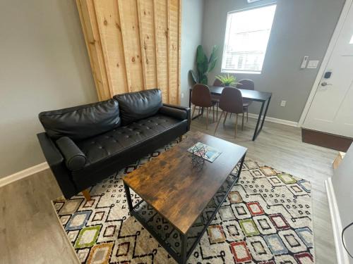 West Columbus Apartment | The Yale Townhouse- 2 BR