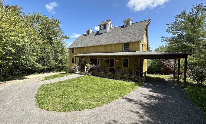 Etna Apartment | The Yellow Barn Estate