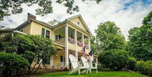 Waynesville Bed & Breakfast | The Yellow House on Plott Creek
