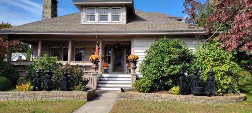 Jewett City House | TheGWMHouse