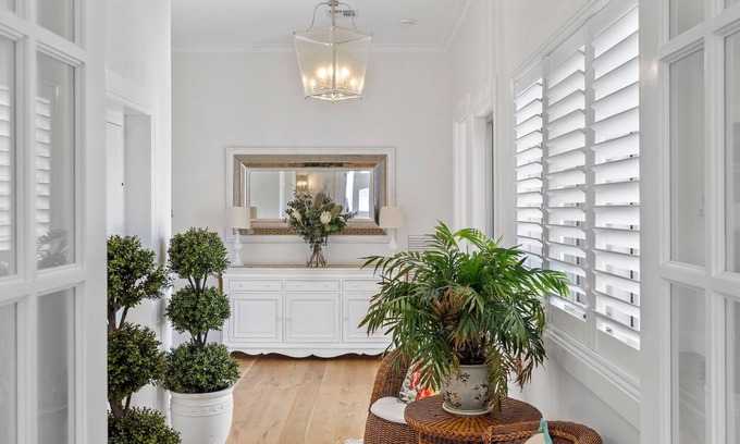 Inverloch House | Theo's - on Hopetoun
