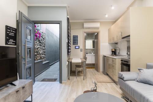 Ano Poli Apartment | THESS OLD TOWN 2 free private parking of stayinthess