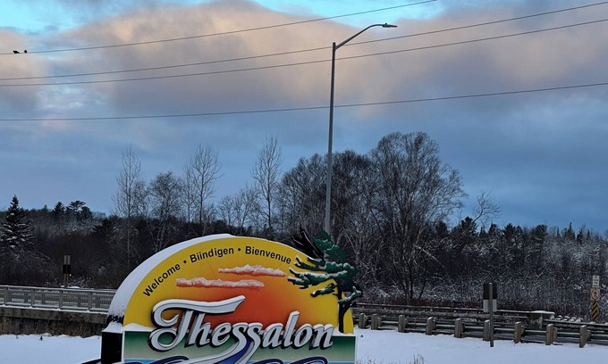 Algoma District House | Thessalon Farm house nn4 bedroom house with WiFi AC infinity opportunity