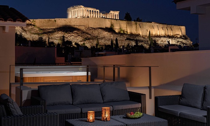 Anafiotika House | THIRAMENOUS RESIDENCE - SIX BEDROOM HOUSE with Rooftop Hot Tub