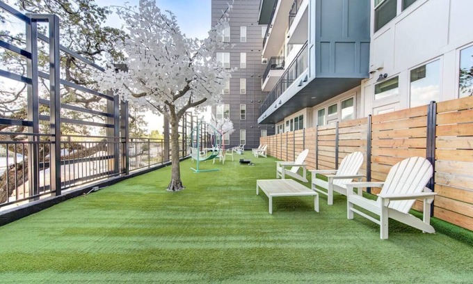 Washington Ave./ Memorial Park Apartment | This apartment is a 0 bedroom(s), 1 bathrooms, located in Houston, TX.