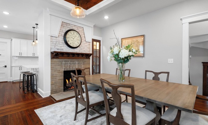 Beaver Hills Apartment | This apartment is a 5 bedroom(s), 5 bathrooms, located in New Haven, CT.