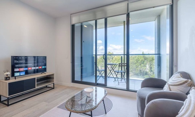 Parkville Apartment | This apartment is a 2 bedroom(s), 2 bathrooms, located in Parkville, VIC.