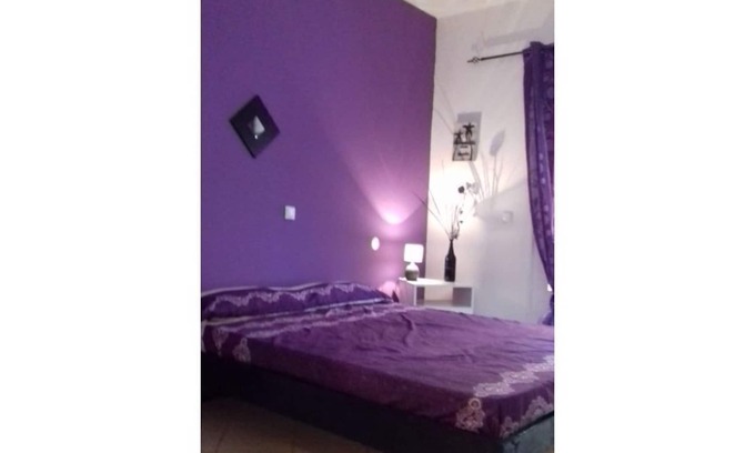 Espargos Apartment | This beautiful sun drench resort Only 3 mins walk to the beach apt D
