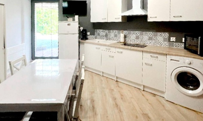 Coulon House | This charming and cozy vacation home welcomes you in the middle of nature.
