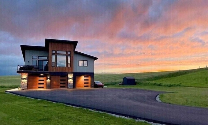 Kalispell House | This house is a 2 bedroom(s), 2 bathrooms, located in Kalispell, MT.