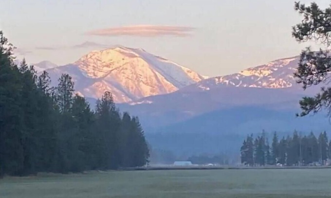 Libby House | This is Montana! Panoramic Mountain Views on the banks of the Kootenai River.