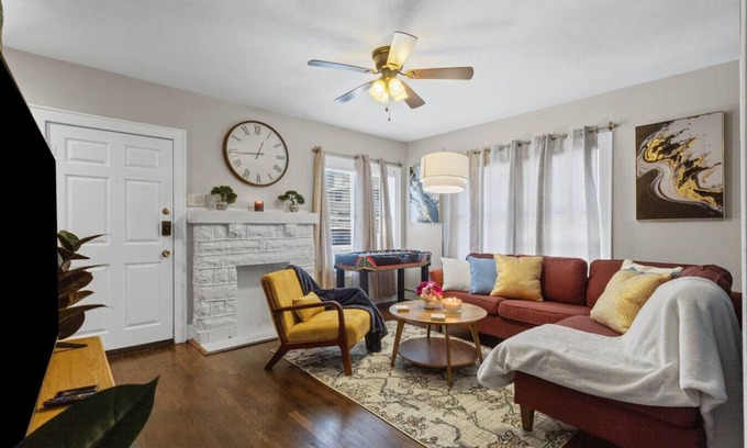 North Hi Mount House | This is Your Home Away From Home! Very Comfy 2BD!