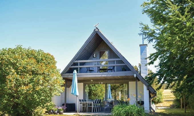 Skødshoved Strand House | This nice vacation home is located undisturbed and with plenty of space for the whole family to unfo