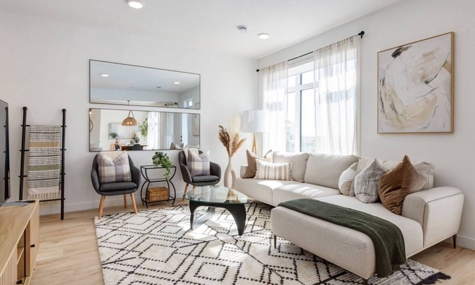 Southeast Calgary House | This townhouse is a 3 bedroom(s), 2.5 bathrooms, located in Calgary, AB.