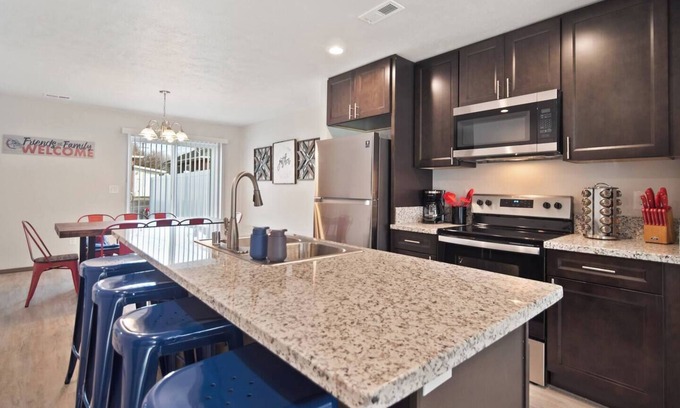 Spokane House | This townhouse is a 3 bedroom(s), 2.5 bathrooms, located in Spokane, WA.
