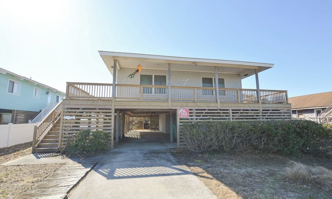 Carolina Dunes House | This welcoming home is great for small families.