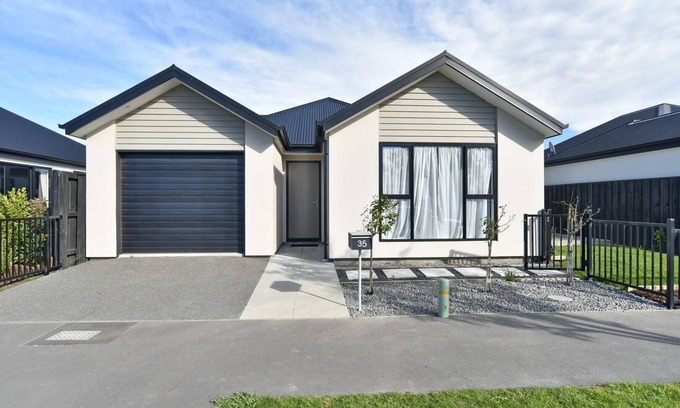 Spreydon House | Thomas Townhouse - Modern townhouse located in Addington