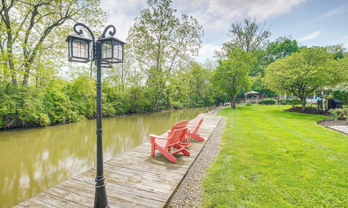 Nashport Cottage | Thornville Home w/Boat Dock: On the Lake!