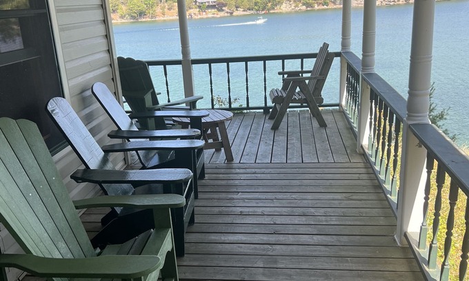 Leeds and the Thousand Islands Cottage | Thousand Islands Cottage with amazing view on Hill Island