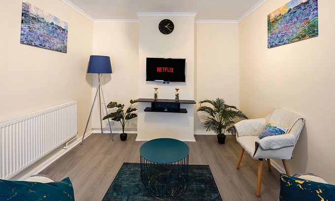 Abbey Wood House | Three Bed Luxury Home in London 7 mins from train station