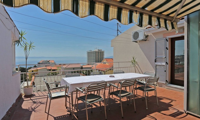 Ratac Apartment | Three bedroom apartment with terrace and sea view Makarska (A-9506-a)