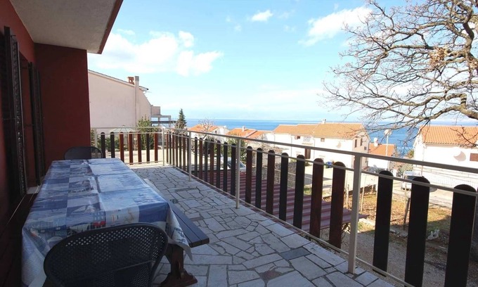 Njivice Apartment | Three bedroom apartment with terrace and sea view Njivice, Krk (A-21858-b)
