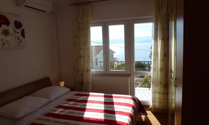 Stanici Apartment | Three bedroom apartment with terrace and sea view Stanići, Omiš (A-12366-a)