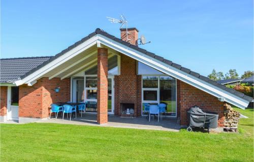 Haslevgarde House | Three-Bedroom Holiday Home In Hadsund