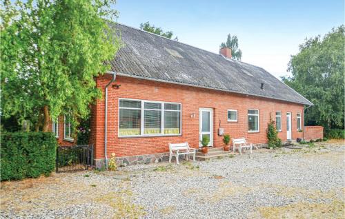 Sakskobing House | Three-Bedroom Holiday Home In Sakskobing