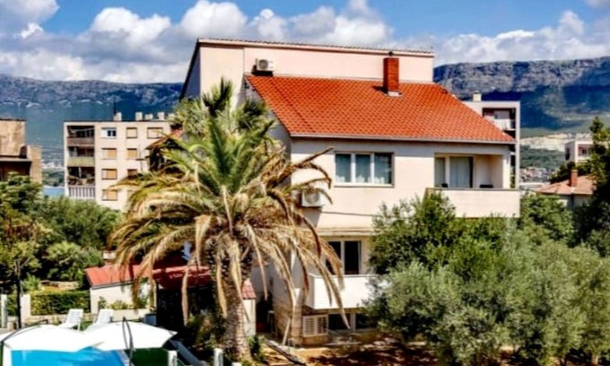 Vranjic House | Three Bedroom Holiday home with Terrace and Swimming pool