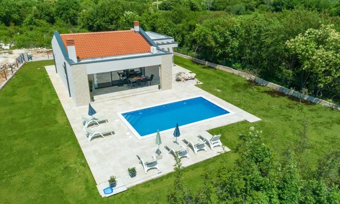 Brgod Villa | Three Bedroom Villa with Swiming Pool