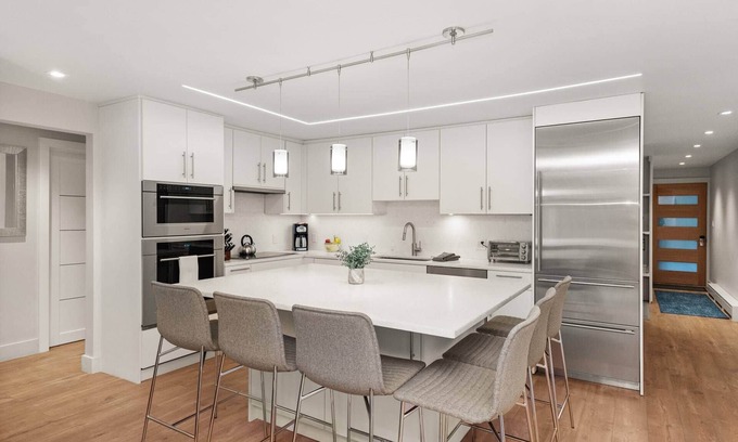 Aspen Condo | Three Blocks To Downtown! Parking, Wood FP, W/D, With Portable Air Conditioning