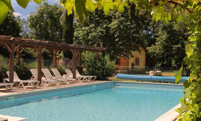Beaumont-de-Lomagne Cottage | Three gîtes set in a large estate, around a 27° heated swimming pool.
