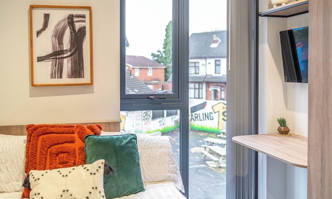 Wolverhampton Apartment | Three Modern Apartments Nr Molineux for Short, Long Stays
