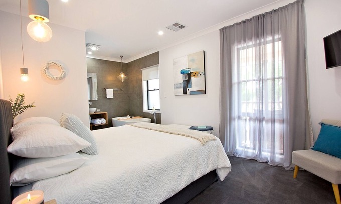 Greenock Bed & Breakfast | Three Night Stay
