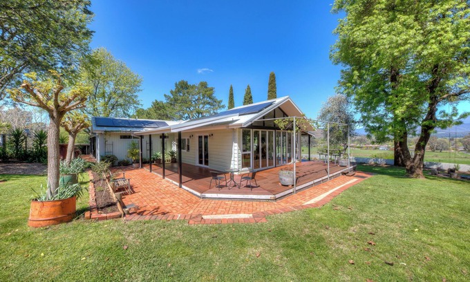 Porepunkah House | Three Pines on Grange