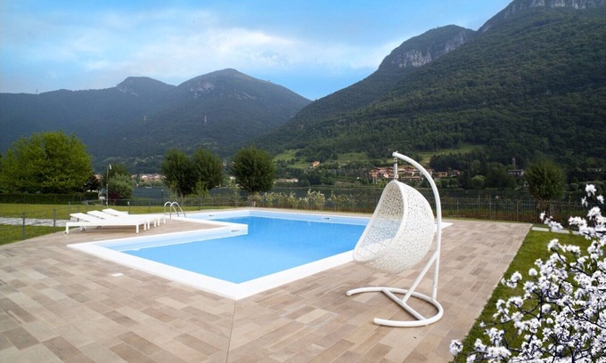 Spinone Al Lago Apartment | Three-room apartment facing the lake in a residence with seasonal swimming pool and solarium