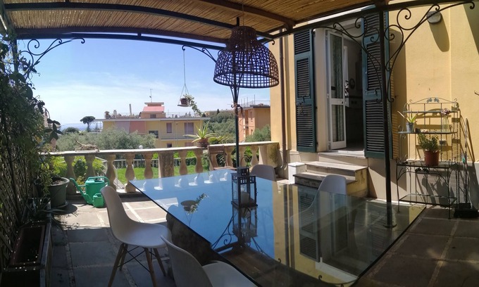 Chiavari House | three-room apartment with private garden