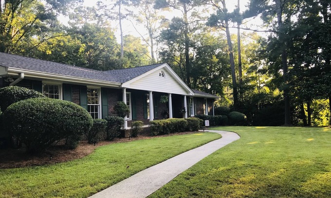 Canton House | Three Sisters House - for Medical/Business Professionals or Leisure Travelers