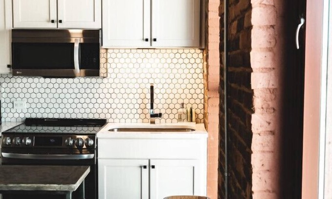 Jonesville Apartment | Three Trails 1 Bedroom Loft | Historic | Wine Country |Roof Top Deck