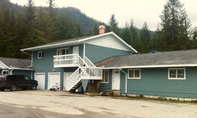 Mendenhall Valley House | Thunder Mountain Place - Quiet, Comfortable Place Offering DISCOUNT ON TOURS!