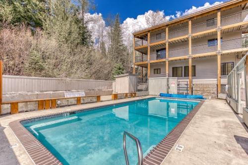 Government Camp House | Thunderhead Lodge Condo 204 - Modern Heated Pool & Games