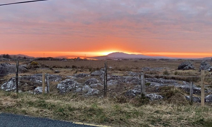 Connemara House | Ti Mhaggie Cottage