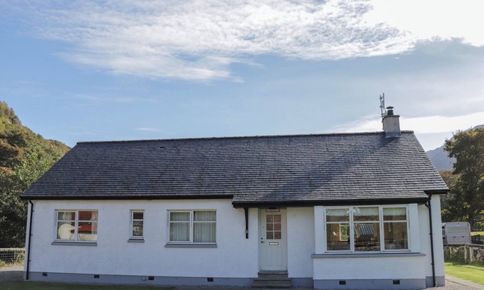 Nostie Cottage | TIGH NA DROCHIT, family friendly, with open fire in Glenelg