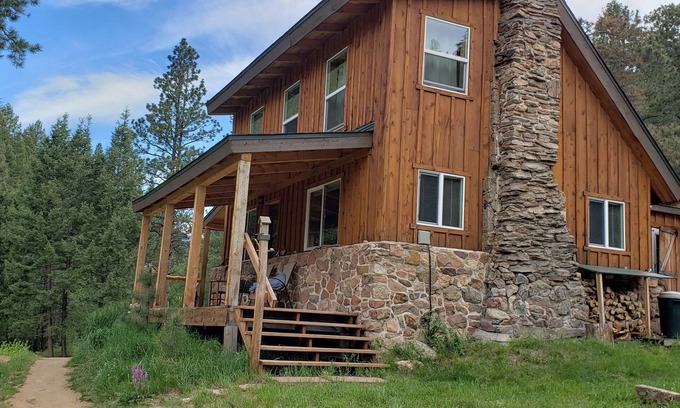 Pine Cabin | Timber Valley Cabin Off grid secluded hideaway, about an hour from Denver