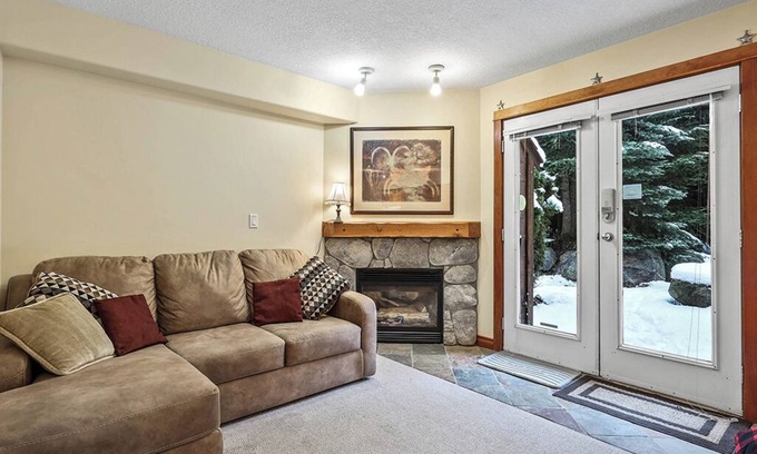 Sun Peaks Apartment | Timberline 42: Secluded Studio Condo w/Full Kitchen