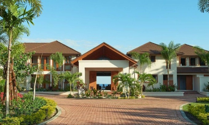 Salt Gut Villa | Timbuktu by the Sea Villa- Private Pool. Beachfront & Modern Elegance