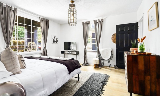 Old Fourth Ward House | Timeless Elegance Meets Boho Bliss | Luxury Duplex by Beltline & Downtown ATL