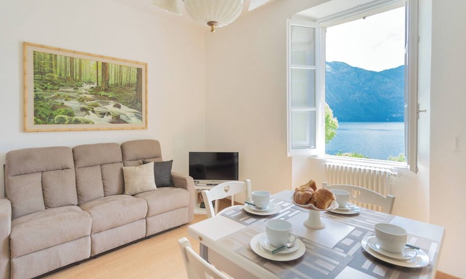 Azzano Apartment | Tina's Window on Lake Como